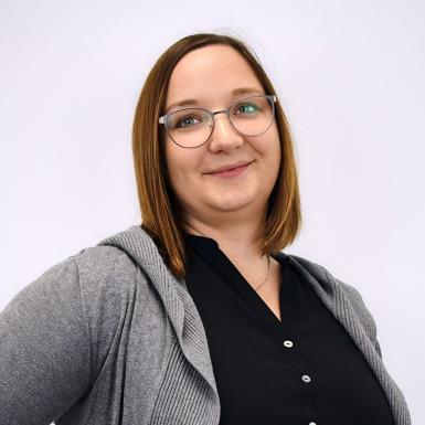 Porträt von Büroassistentin Anna Nadlinger