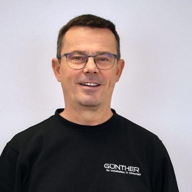 Porträt von Versandmitarbeiter Franz Haunschmid