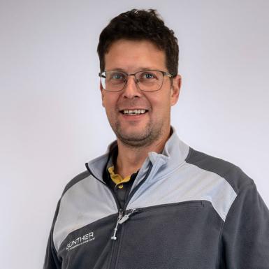 Porträt von Fachmonteur Christoph Stöger