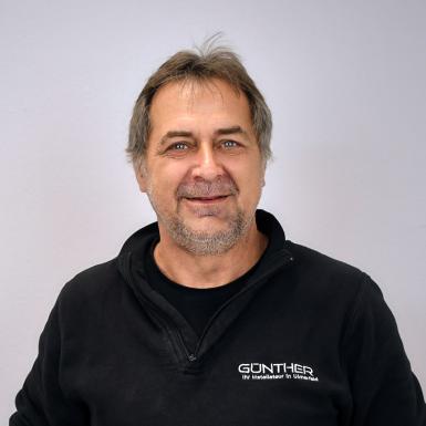 Porträt von Fachmonteur Martin Zauner